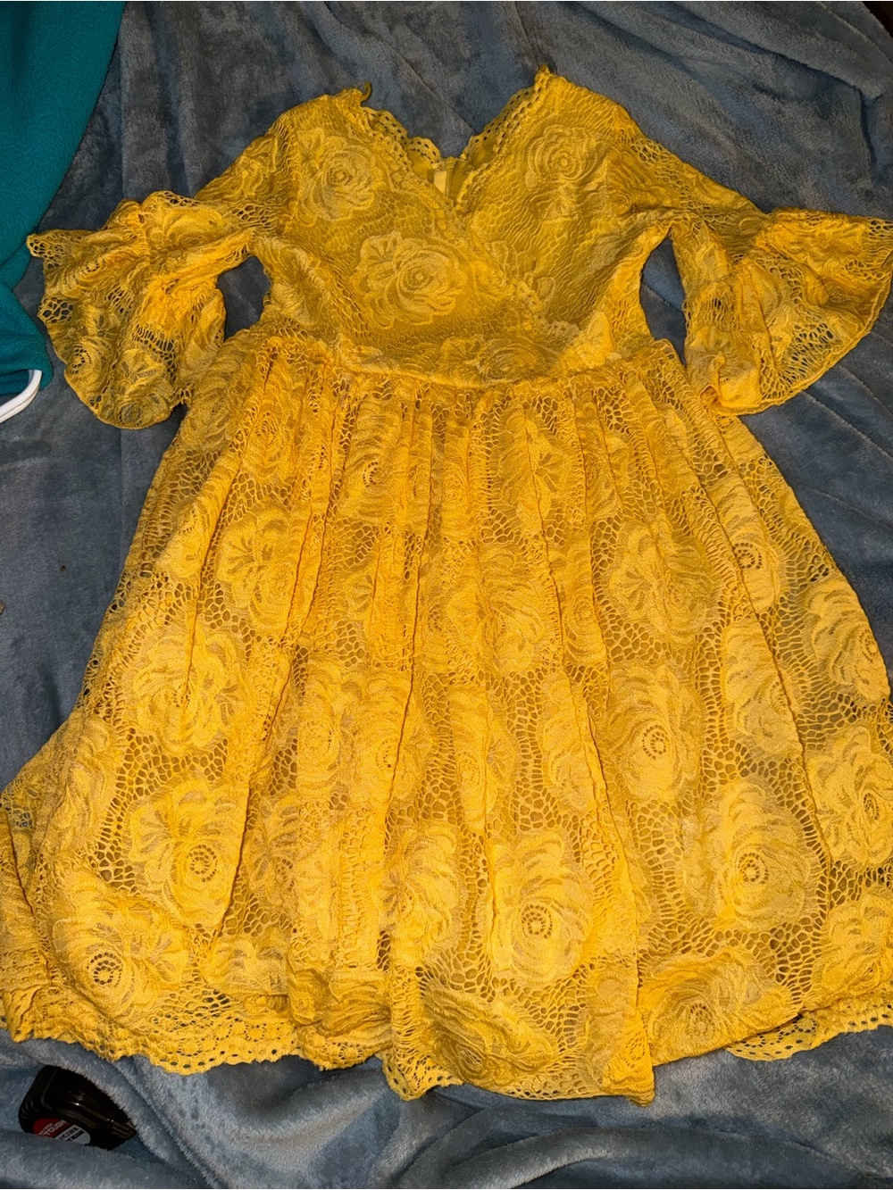 Yellow Lace Party Dress for Girls with Bell Sleeves -